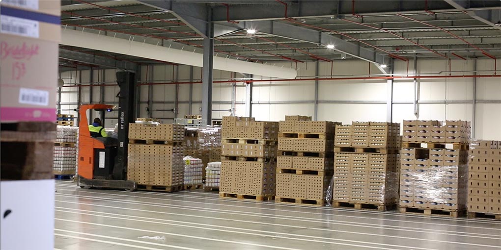 10 000 m2 de produits frais protégés par nos bloqueurs En température contrôlée, le risque de rupture de la chaîne du froid en cas de difficulté sur un quai de chargemenent conduit à immobiliser les camions par des bloqueurs ou cale-roues