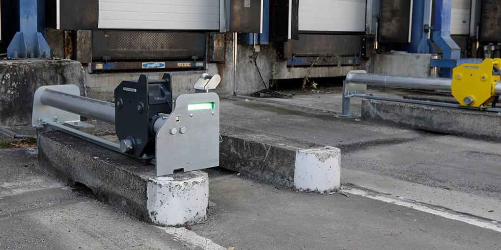 La polyvalence de nos bloqueurs leur permet de les installer sur des guide-roues existant en béton Ne choisissez plus entre sécurisation de quais pas calage des camions et guide-roues en béton